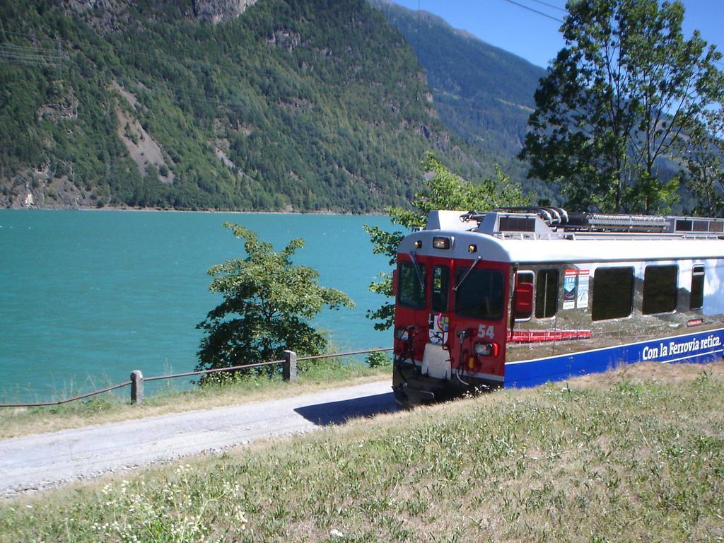 Hotel Posta Poschiavo Exterior foto